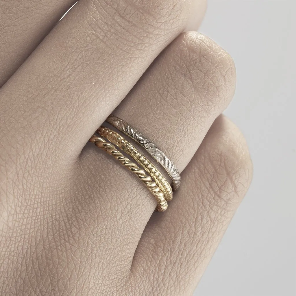 18ct Yellow Gold Engraved Wedding Band
