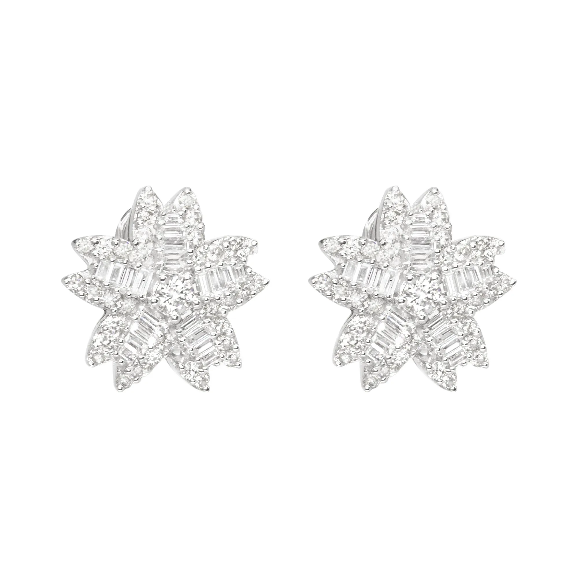 18K White Gold Earrings with Baguette and Round Diamonds