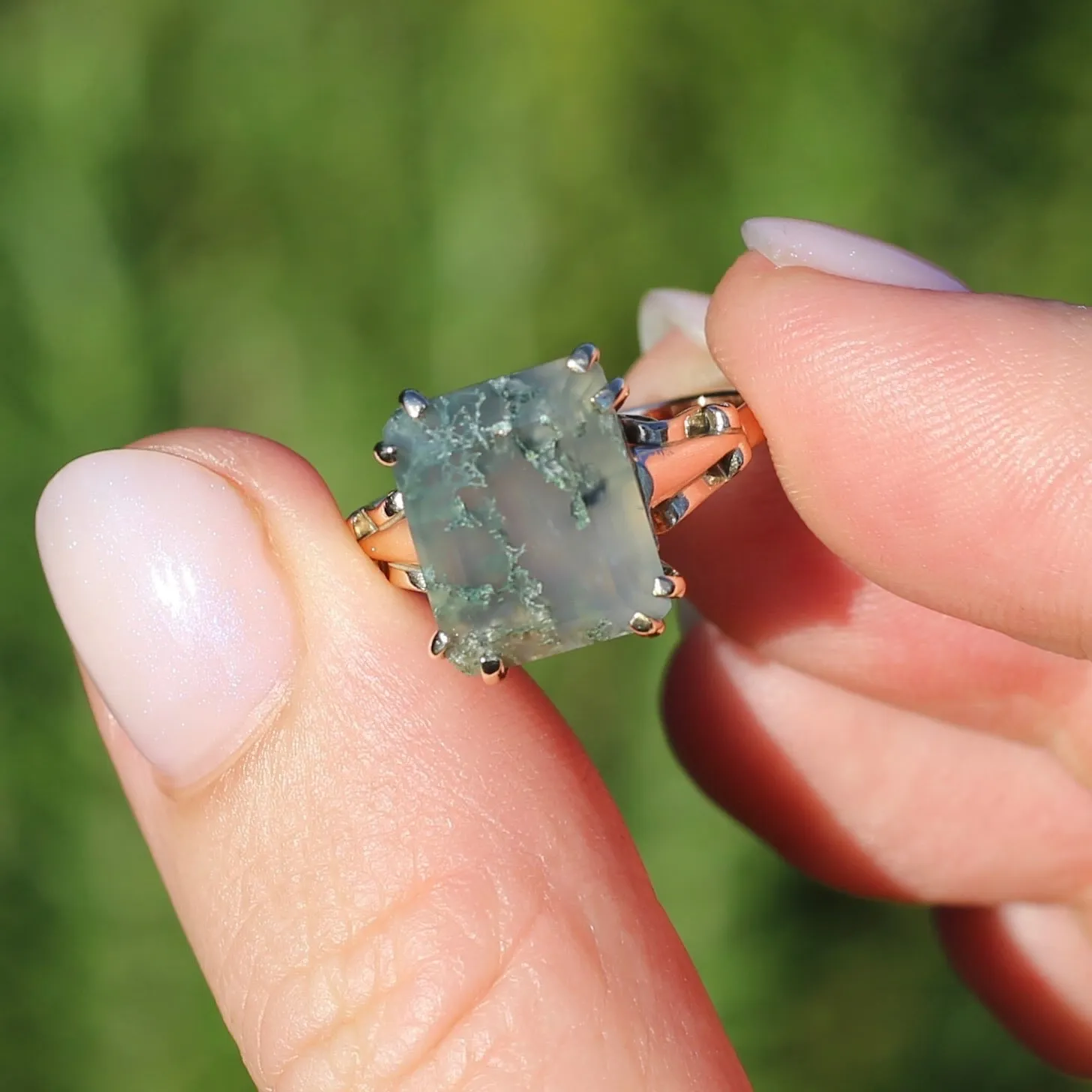 4.95ct Emerald Cut Moss Agate Ring with Fabulous Double Claws, 9ct Older Rosey Gold, size N1/2 or 6.75