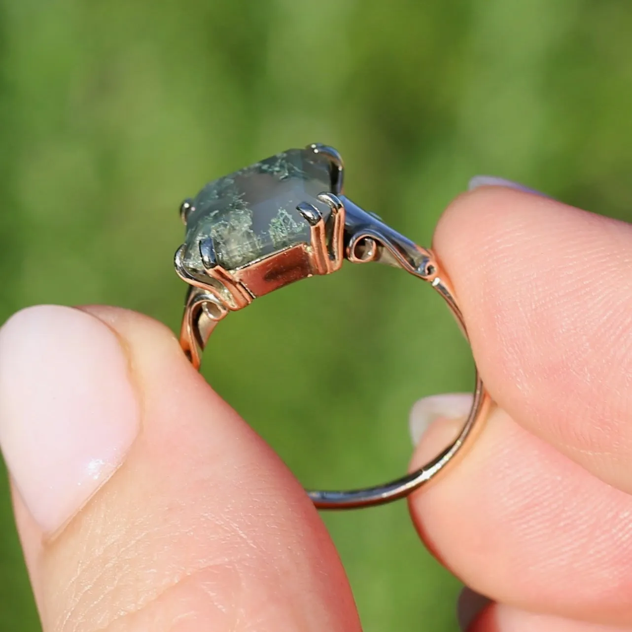 4.95ct Emerald Cut Moss Agate Ring with Fabulous Double Claws, 9ct Older Rosey Gold, size N1/2 or 6.75