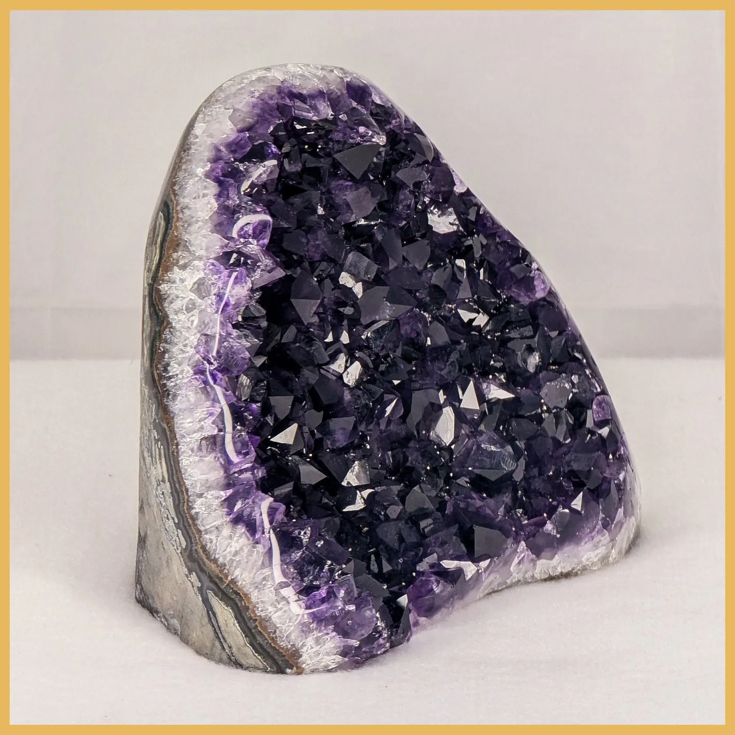 AME271 Amethyst Stand-up, Polished Edge