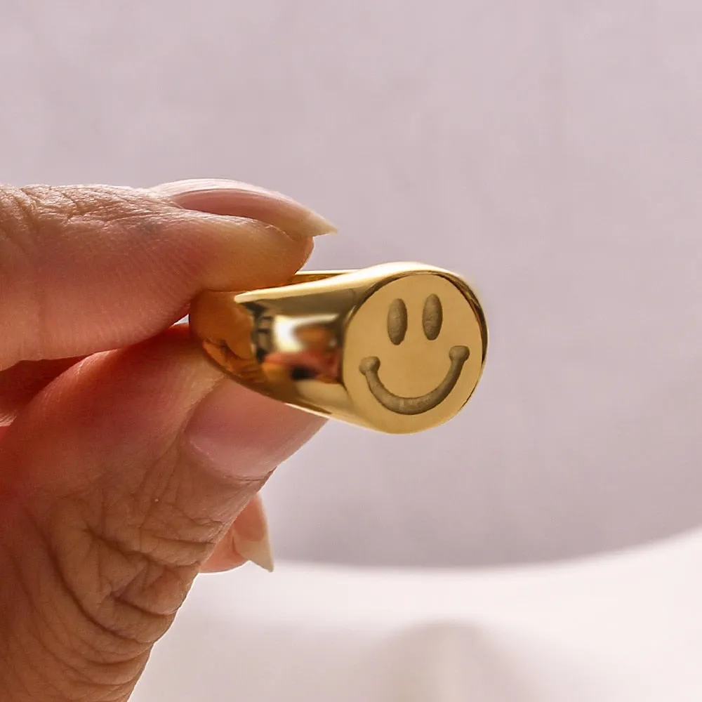 Be Happy Signet Ring