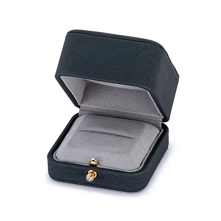 Circular Gold Signet Ring with Pattern