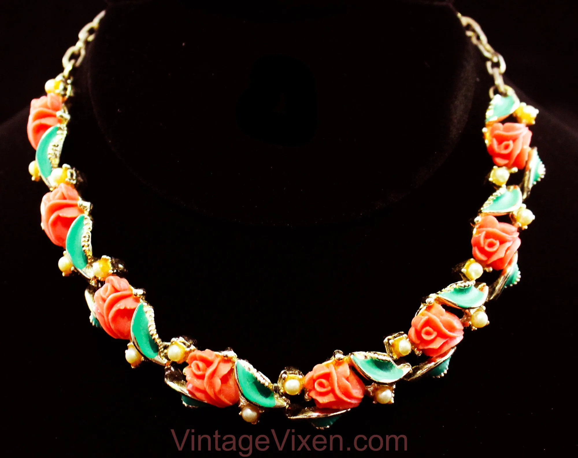 Coral Pink Roses 50s Necklace - Sweet Feminine Spring Summer 1950s 60s Molded Plastic Flowers Jewelry - Jade Green Leaves & Silver Metal