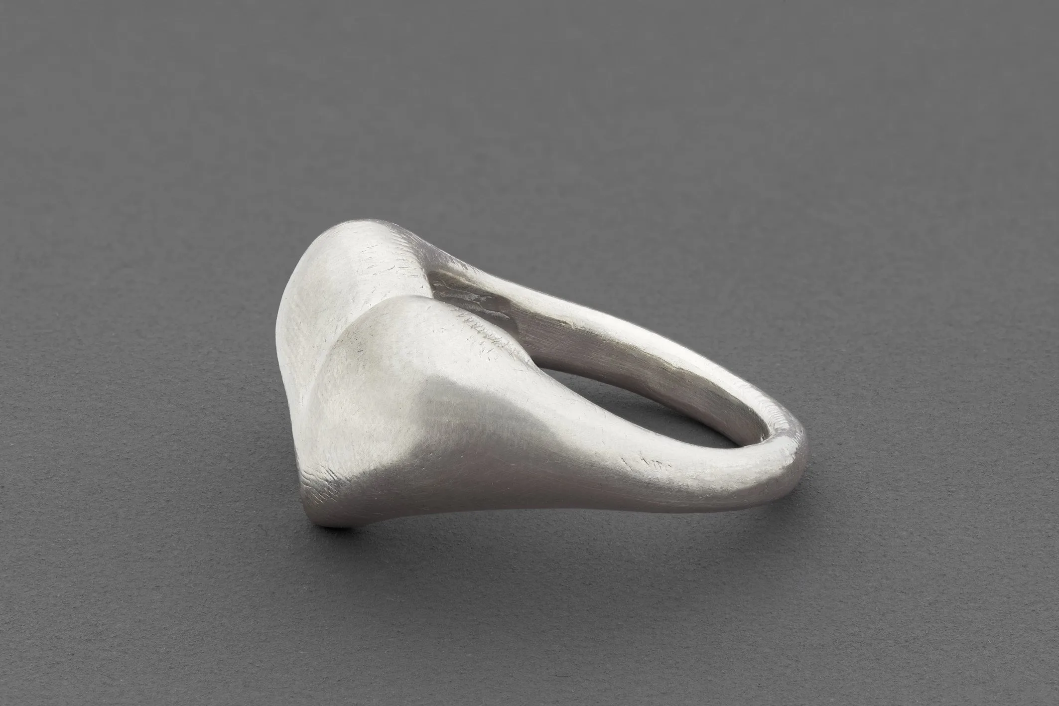 Fat heart ring