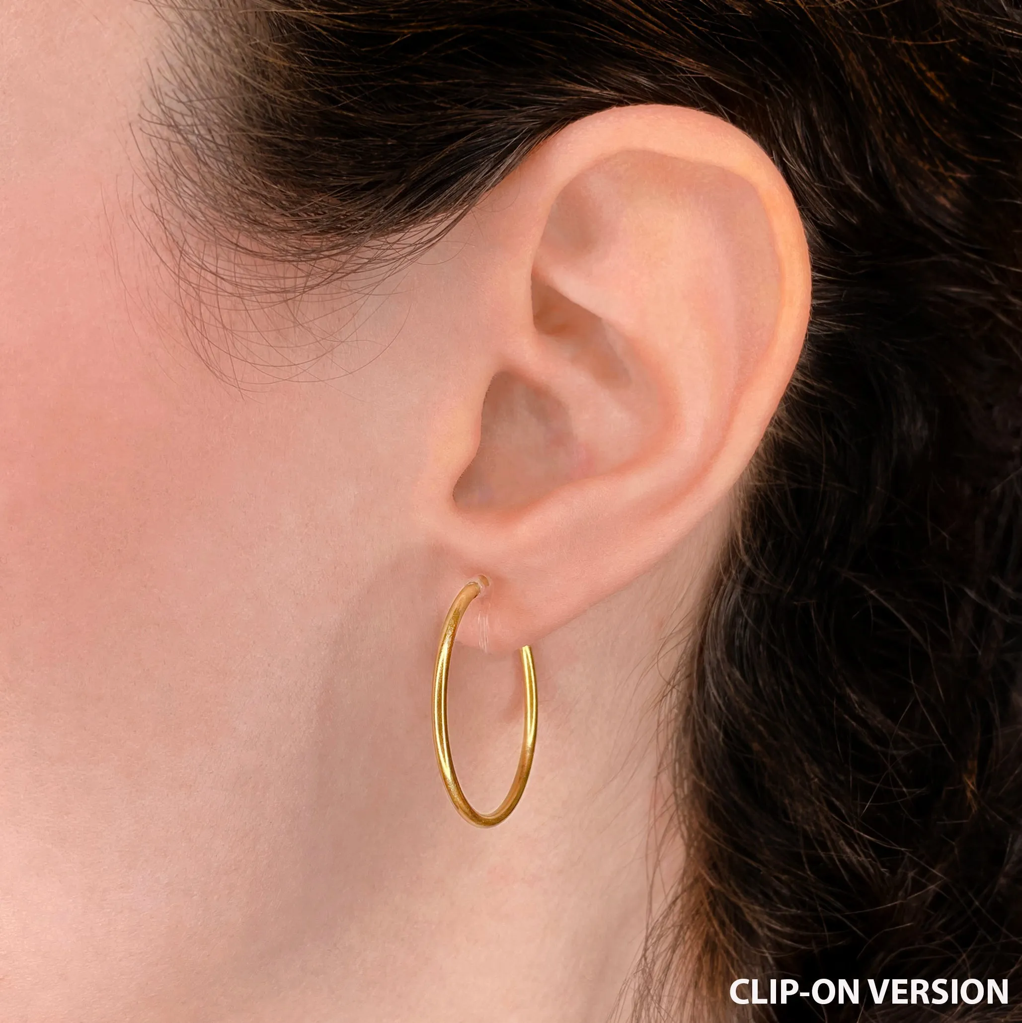 MEDIUM HOOP CLIP-ON EARRINGS IN GOLD