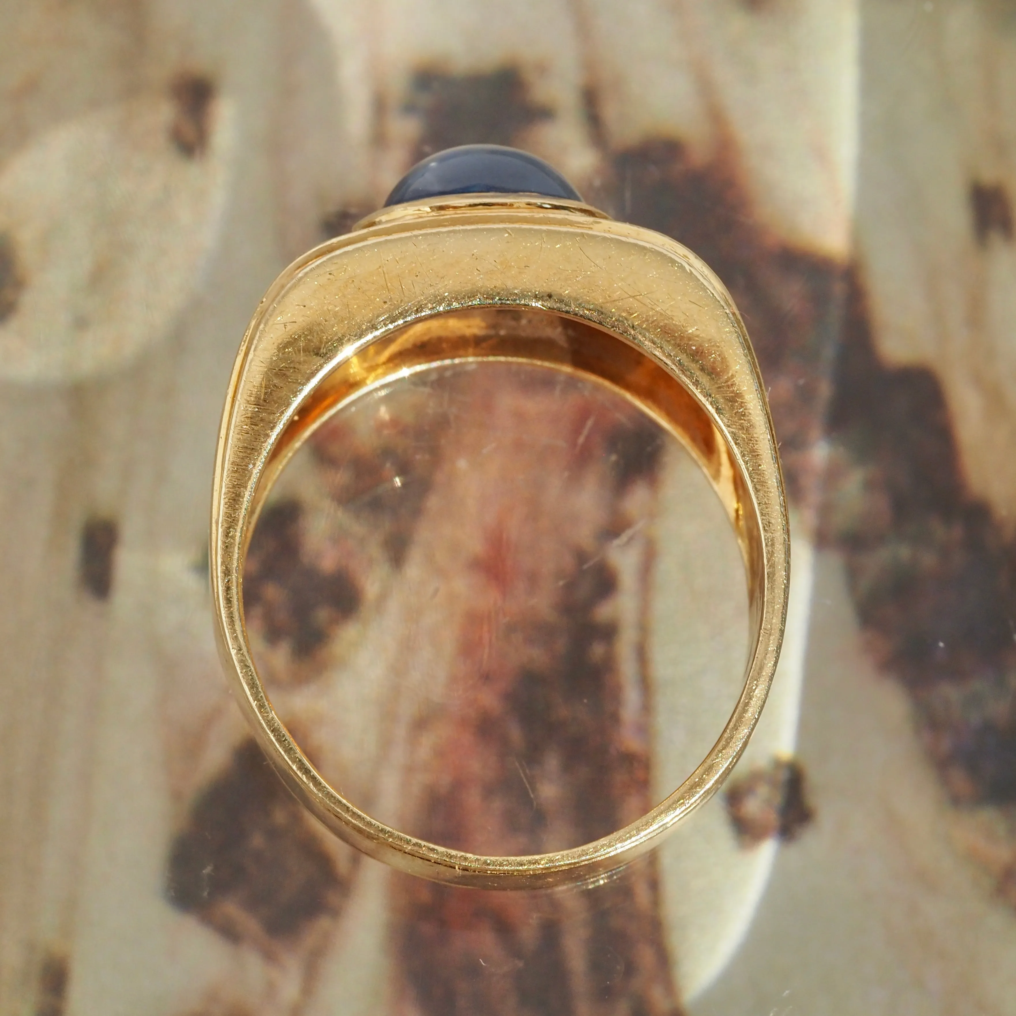 Modernist 18k Gold Natural Sapphire Cabochon Ring