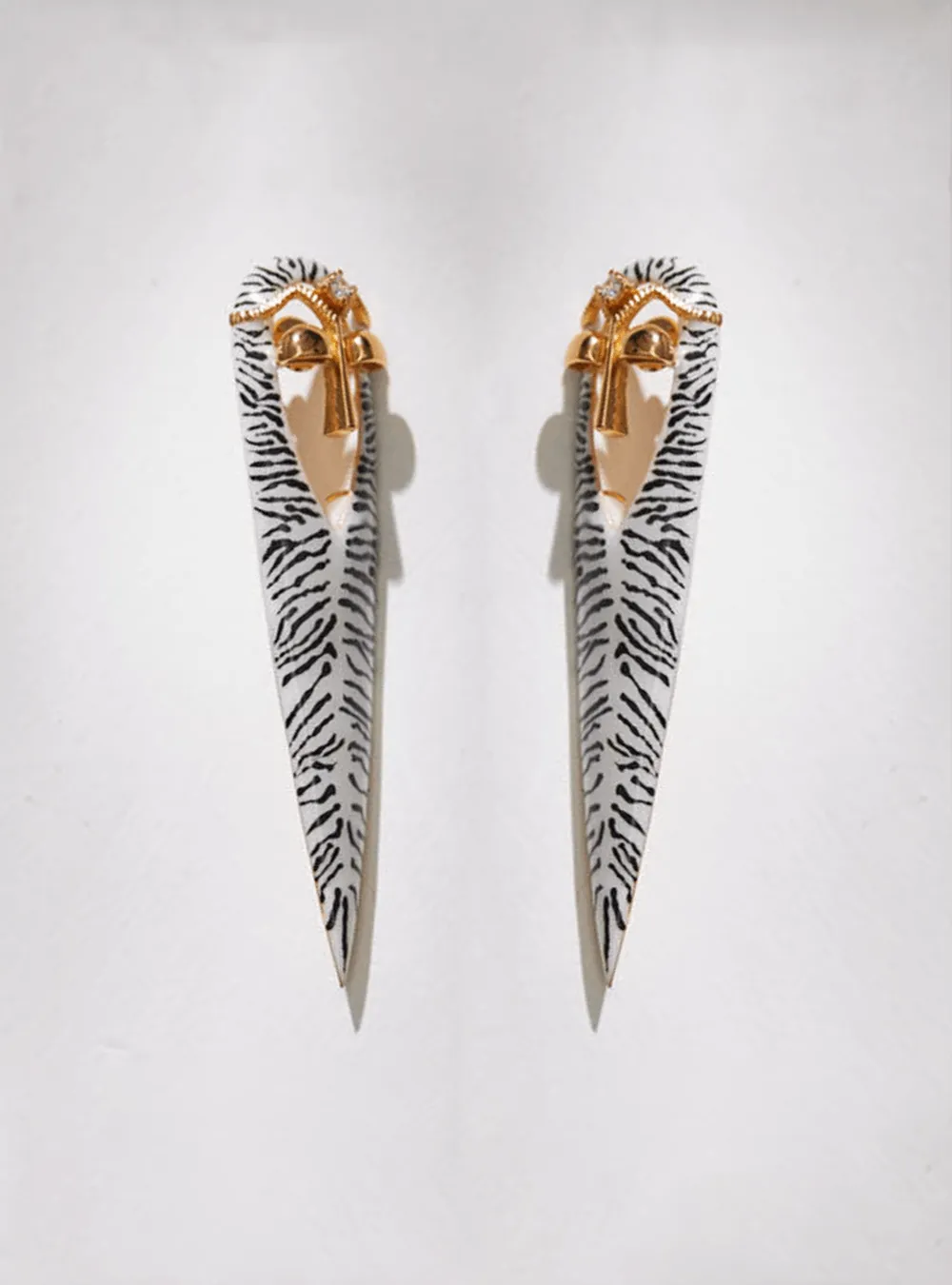 Rakul Preet Singh Wearing Gavi Spicule Earring In Zebra Enamel Finish
