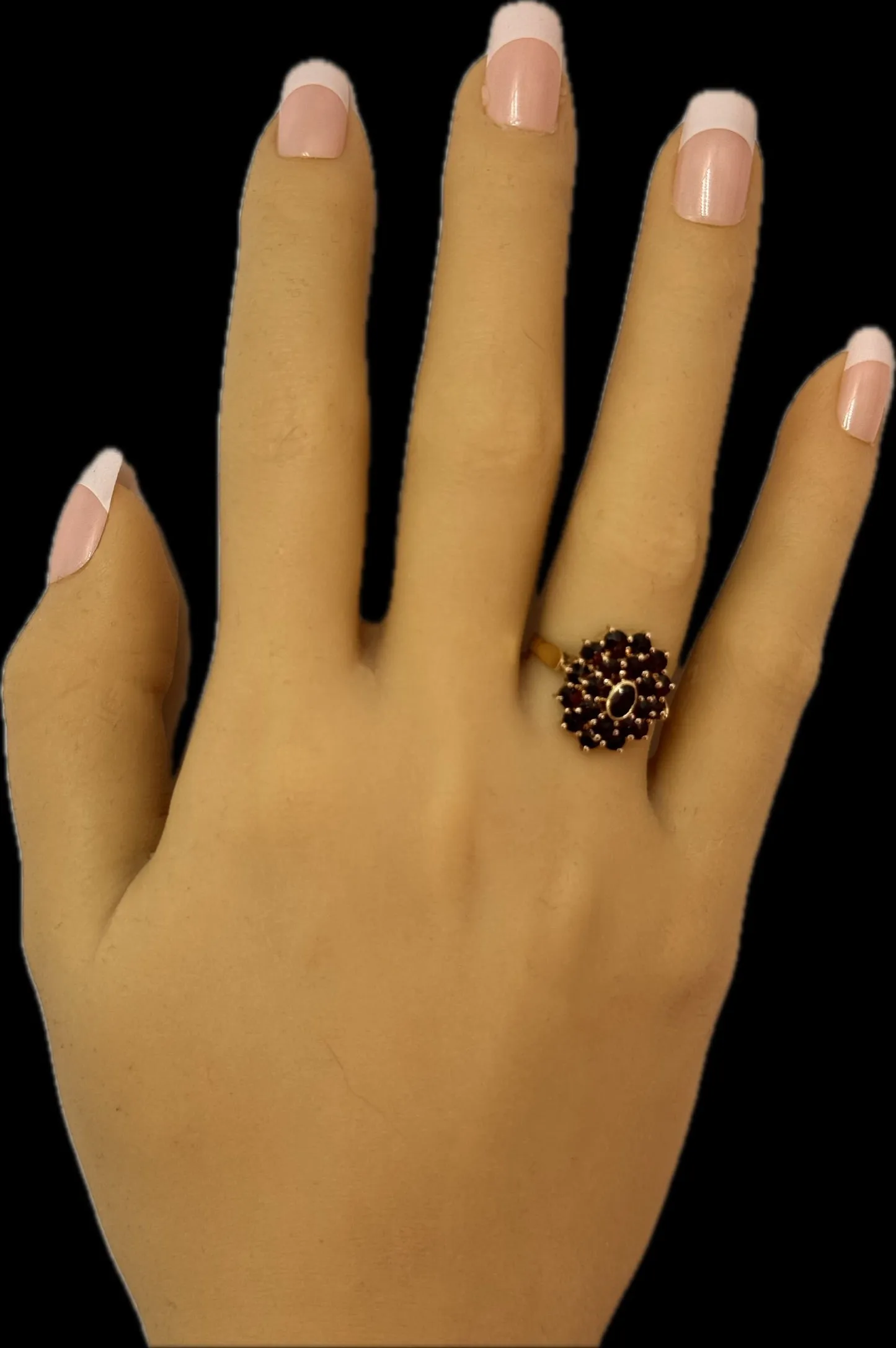 Stunning 14Kt Yellow Gold Garnet Cocktail Ring - Elegant and Eye-Catching
