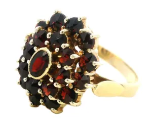 Stunning 14Kt Yellow Gold Garnet Cocktail Ring - Elegant and Eye-Catching