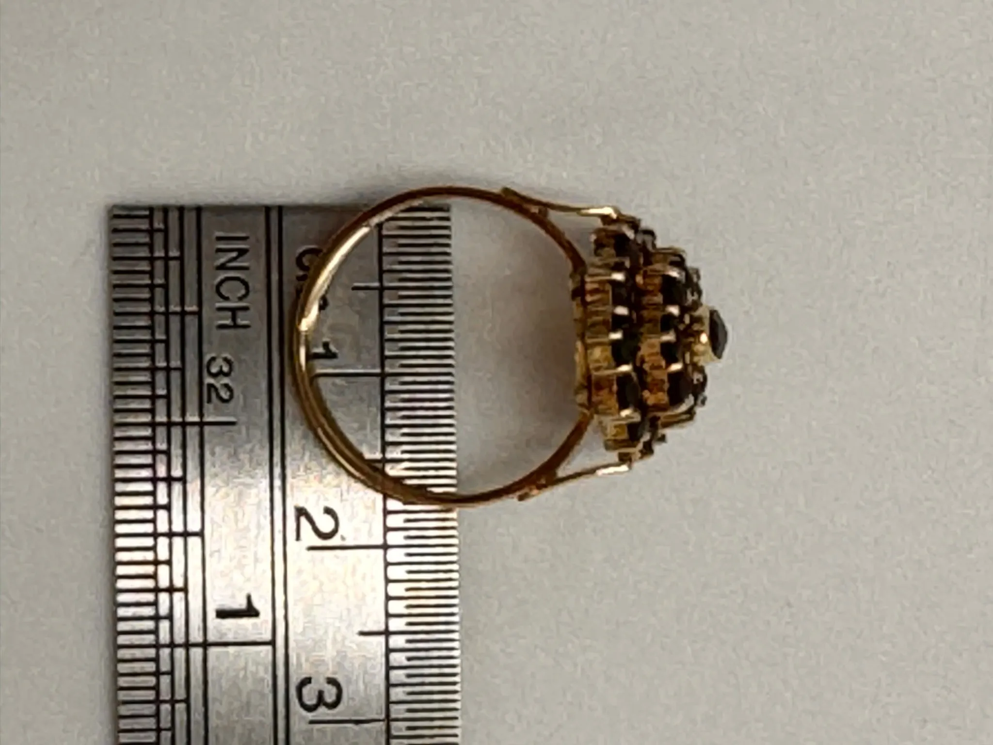 Stunning 14Kt Yellow Gold Garnet Cocktail Ring - Elegant and Eye-Catching