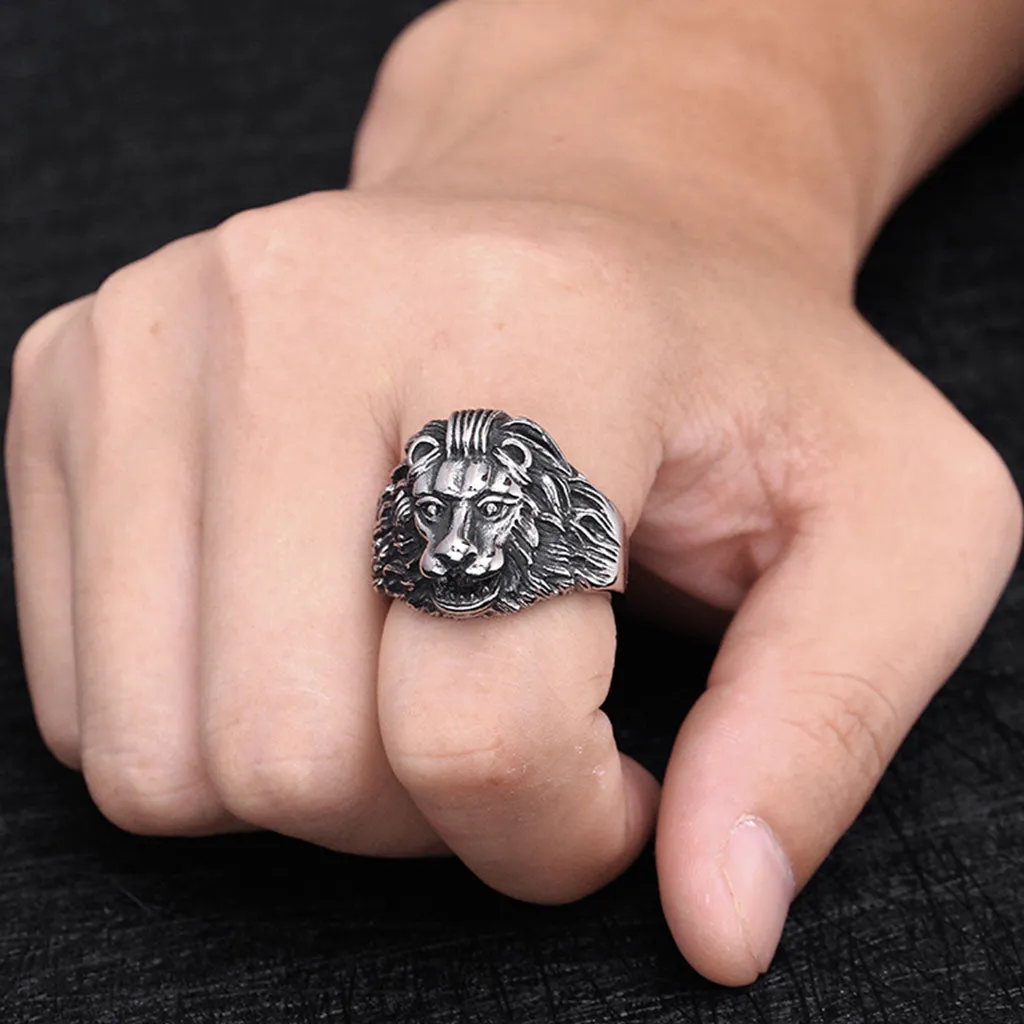 TINY LION HEAD SIGNET RING